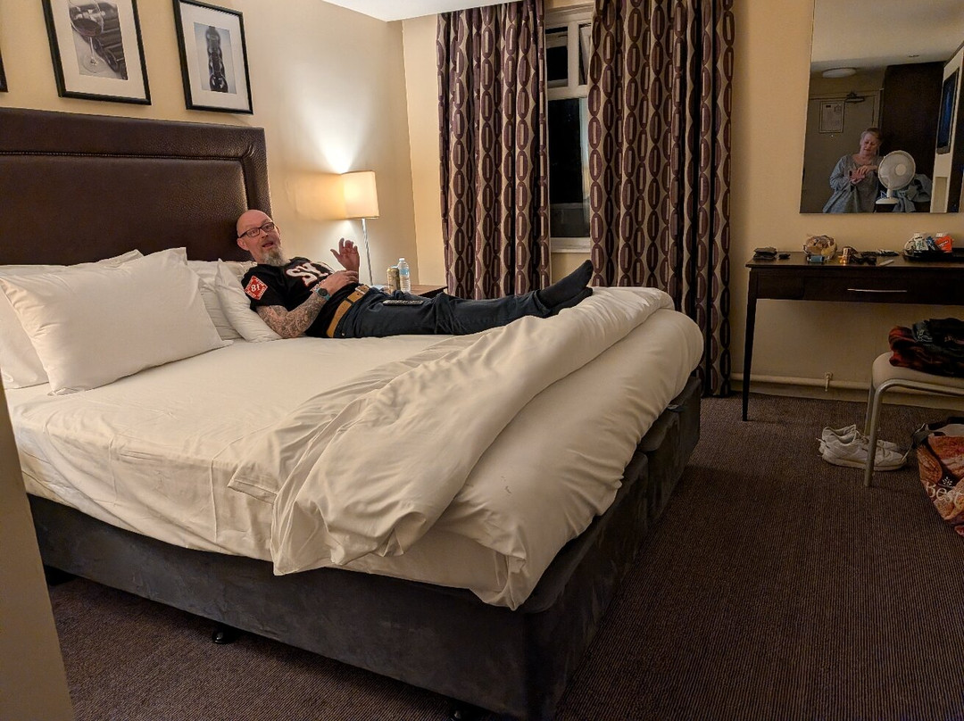 Manchester Airport Stanley Hotel by Belvilla