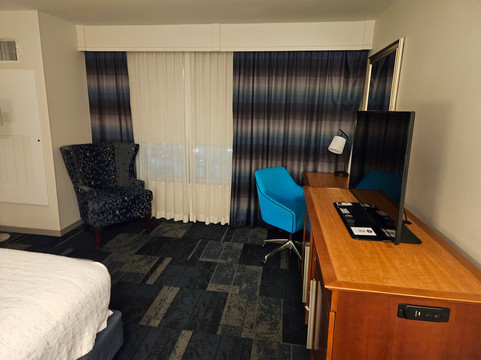 罗斯蒙特芝加哥奥黑尔欢朋套房酒店主图