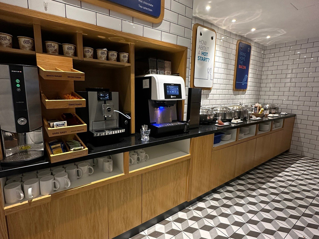 直布罗陀智选假日酒店主图