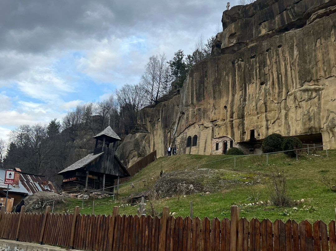 Corbii De Piatra-Jgheaburi必去景点