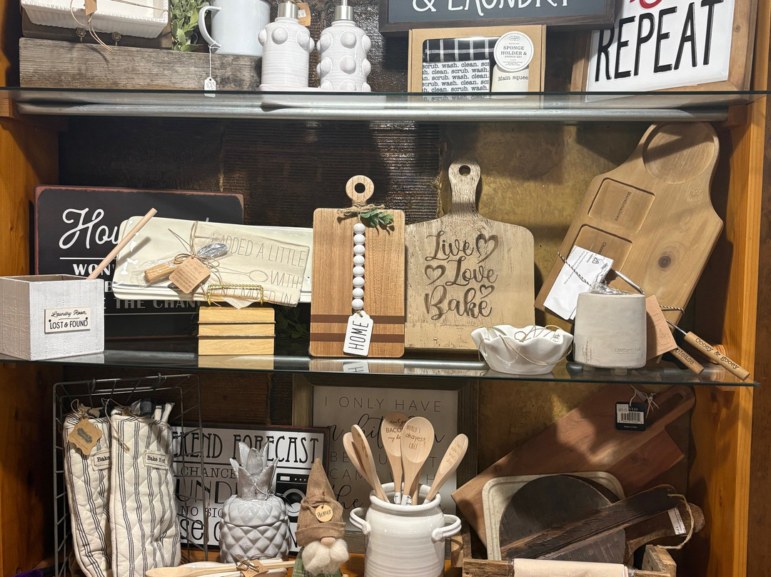 Clarks Run Creek Gifts & Wine tasting-尤蒂卡必去景点