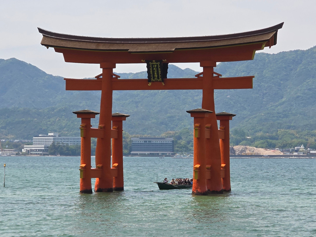 Itsukushima Shrine Torii-廿日市市必去景点