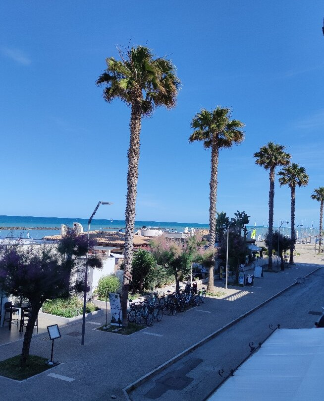 海滨码头酒店主图
