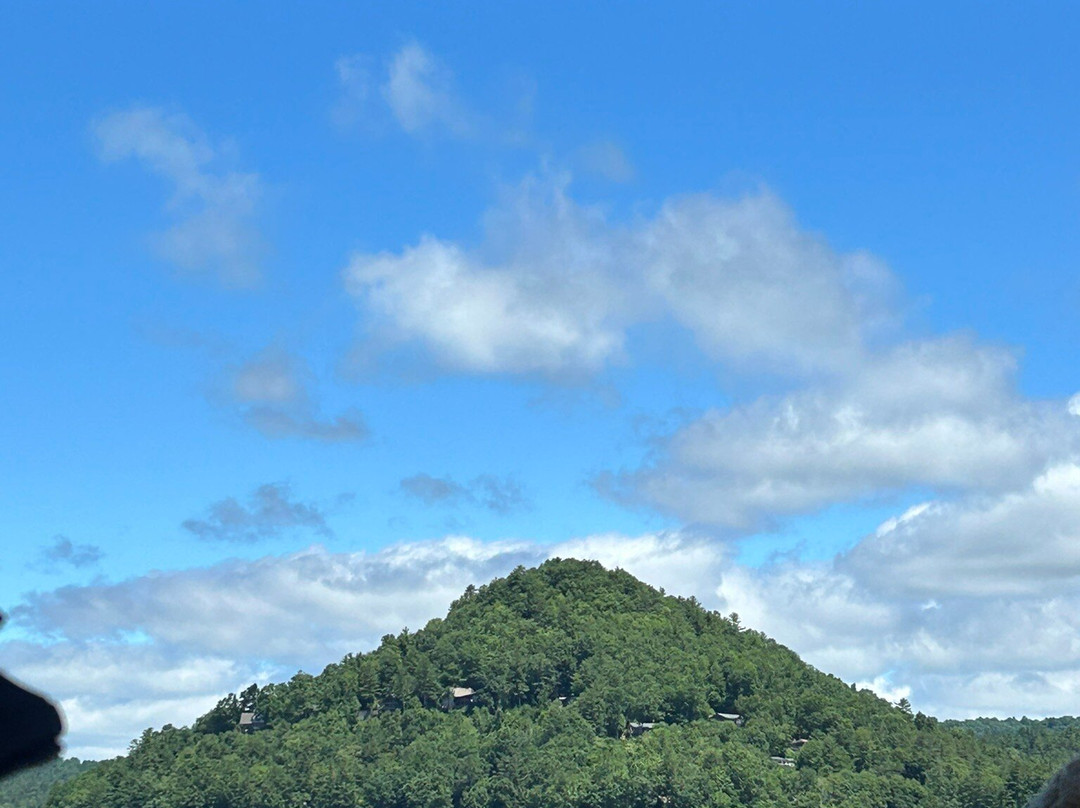 Lake Glenville Scenic Waterfall Cruises-Cashiers必去景点