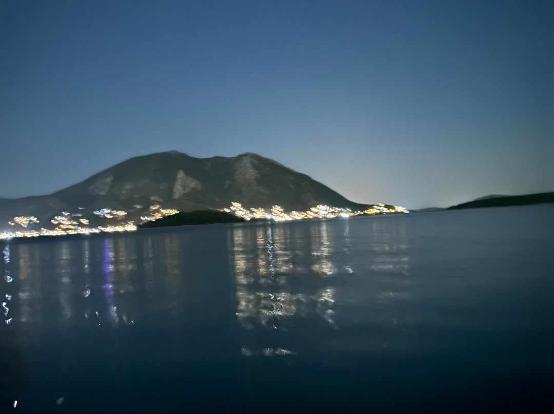 Papanikolis Cruise Boat-Nidri必去景点