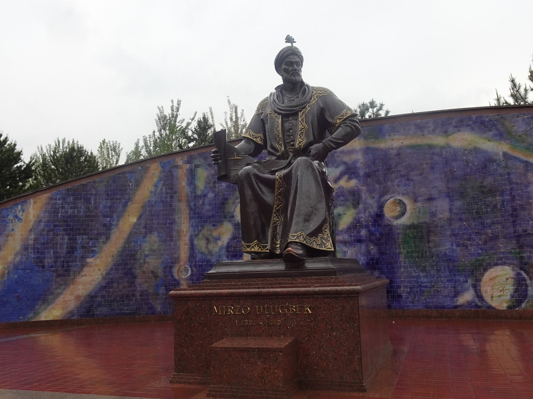 Monument to Mirzo Ulugbek-撒马尔罕必去景点