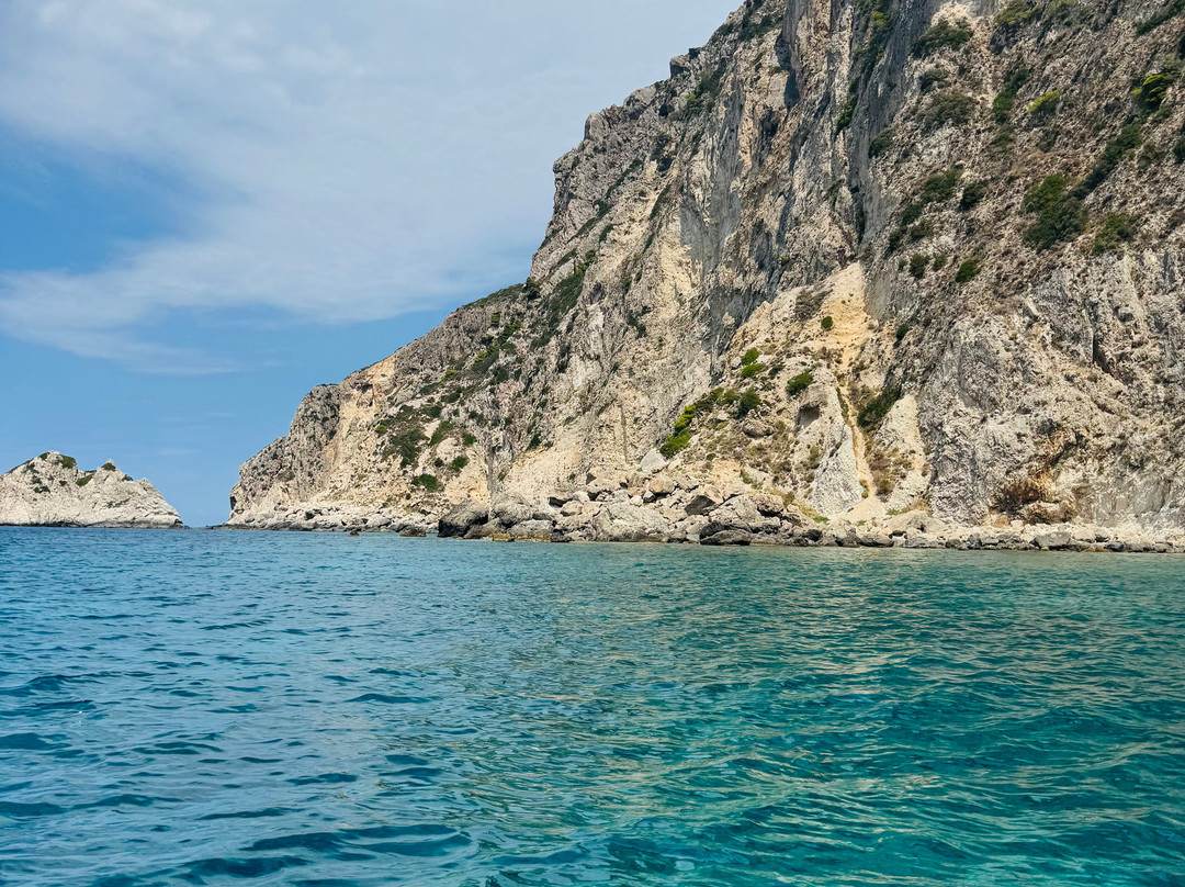 Corfu Explore Boats-Paleokastritsa必去景点