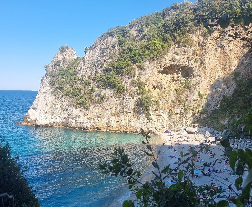 Fakistra Beach-Mouresi必去景点