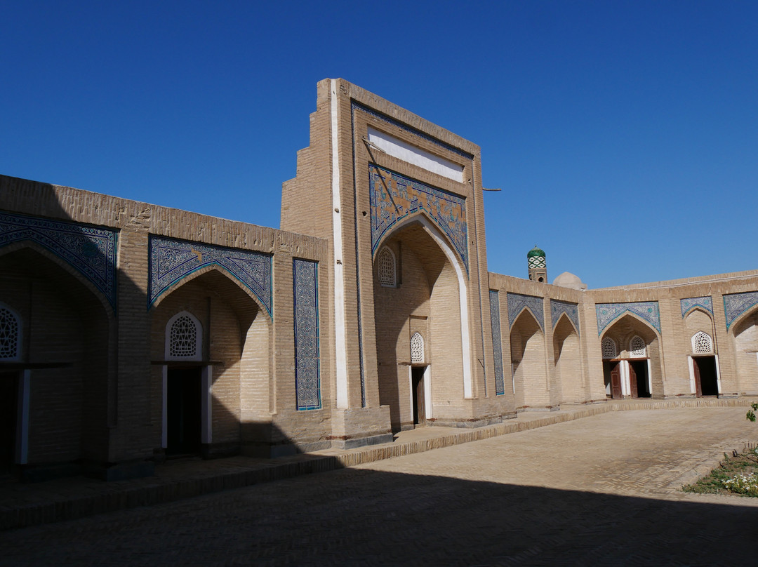 Amir Tura Madrasah-希瓦必去景点