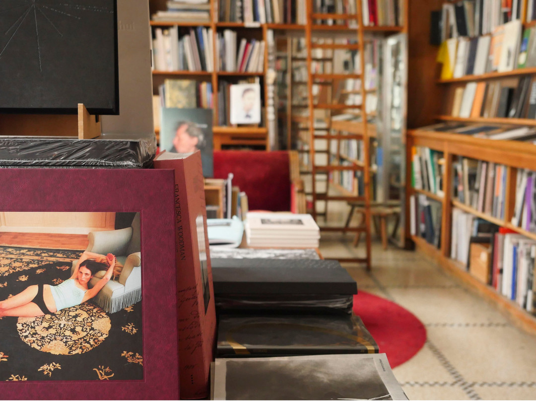 Tipi Photo Bookshop-圣吉尔必去景点