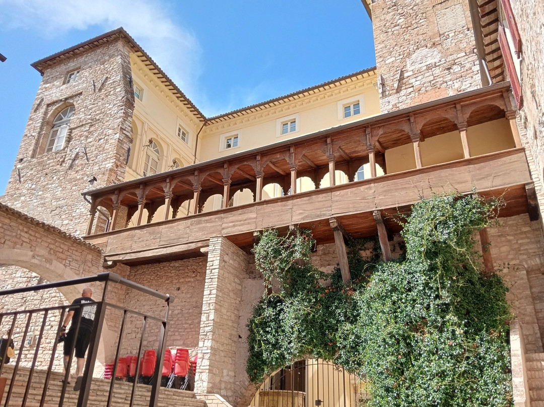 Loggiato Palazzo Urbani-Spello必去景点