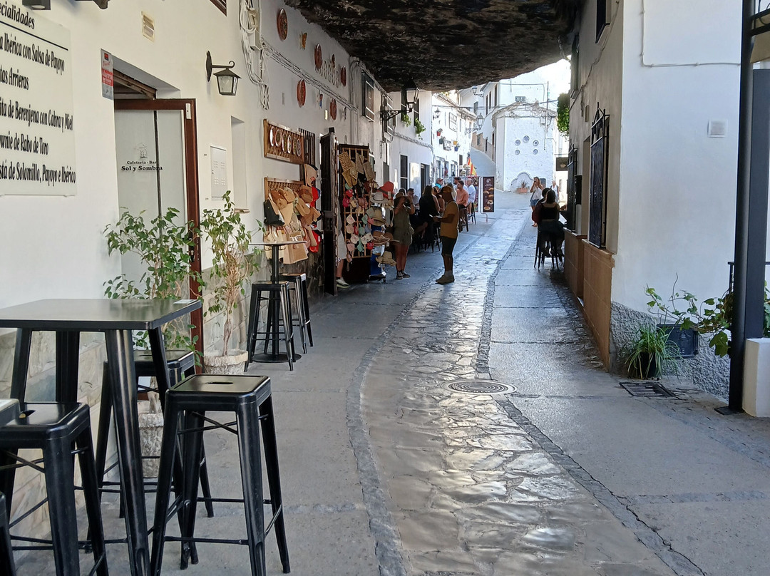 Terrazas Calle Cuevas Del Sol-Setenil de las Bodegas必去景点