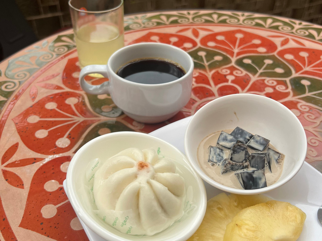 艾亚里广场酒店主图