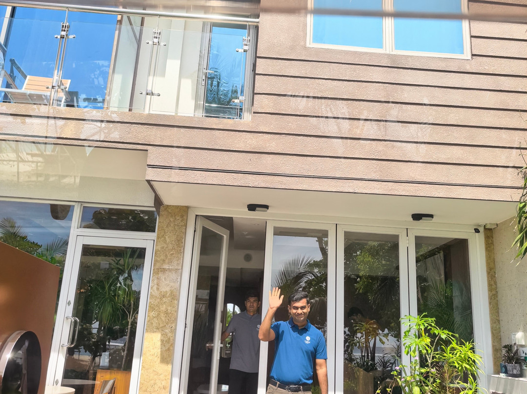 胡鲁马累琥珀海滩酒店主图