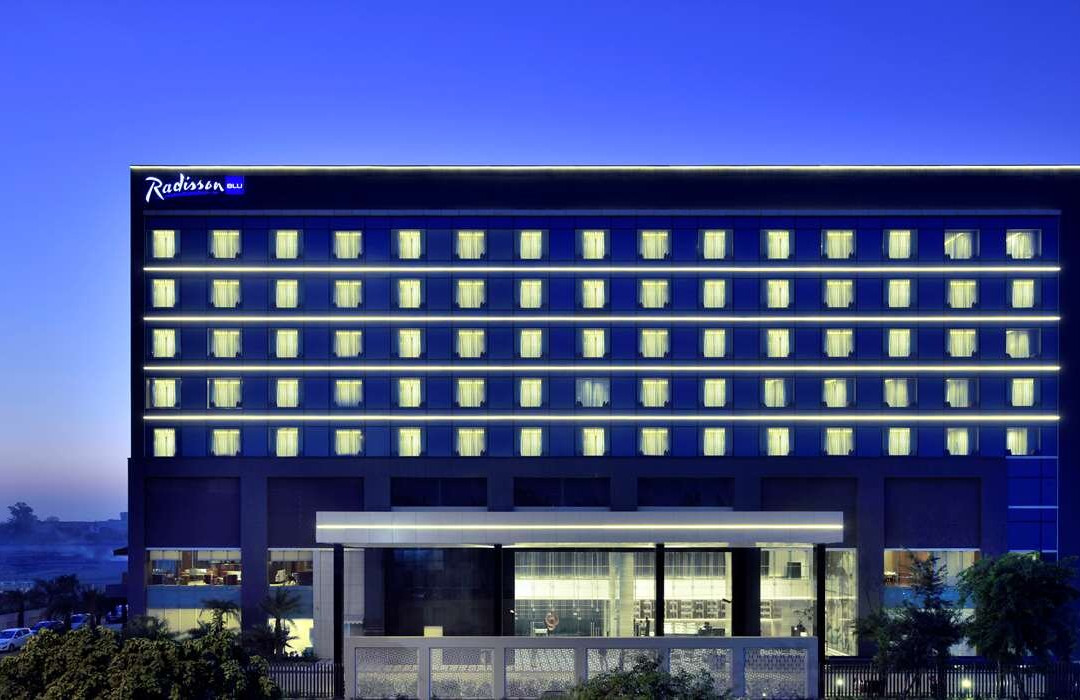 Radisson Blu Hotel, Faridabad主图