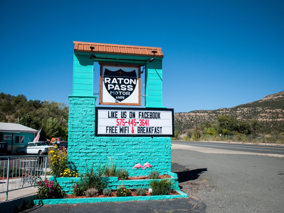 Raton Pass Motor Inn
