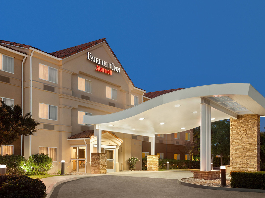 维赛利亚费尔菲尔德客栈主图