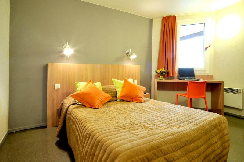 Hotel & Residence