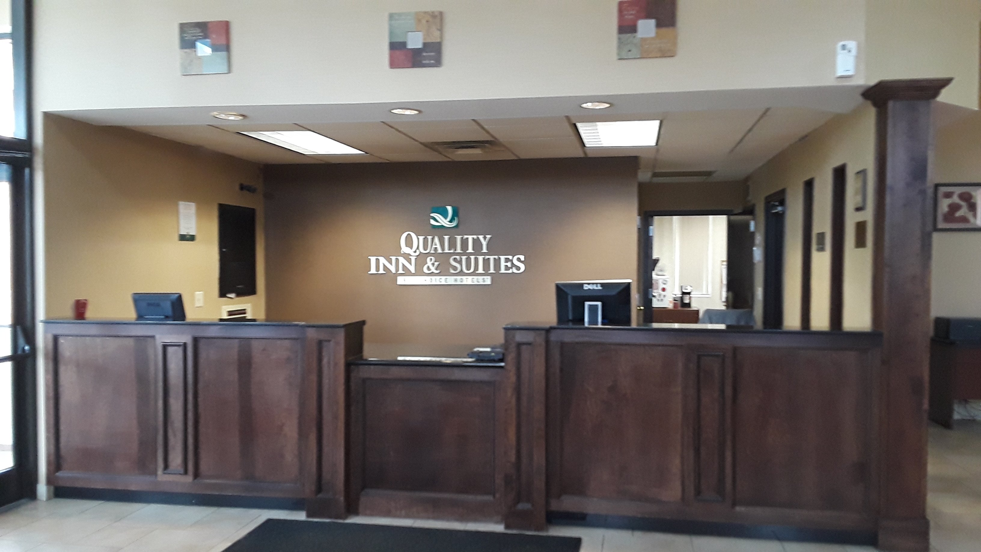 Quality Inn & Suites-官方