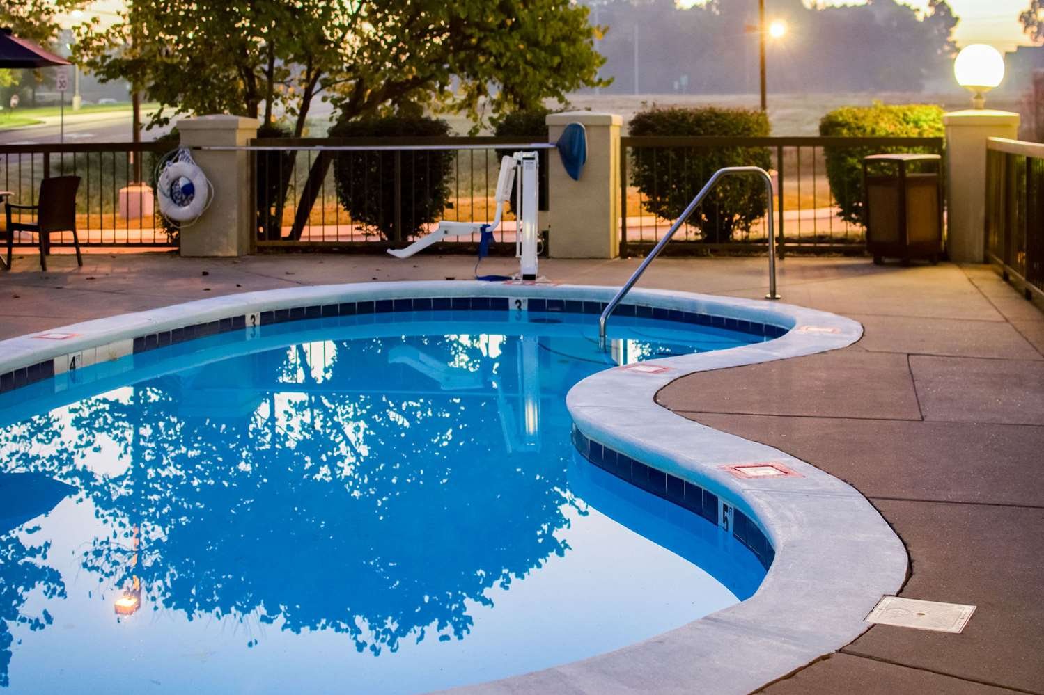 Quality Inn Clarksville - Exit 11-官方