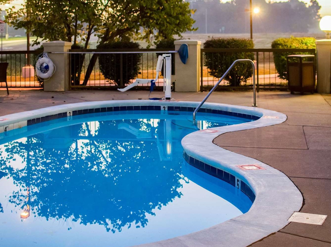 Quality Inn Clarksville - Exit 11主图