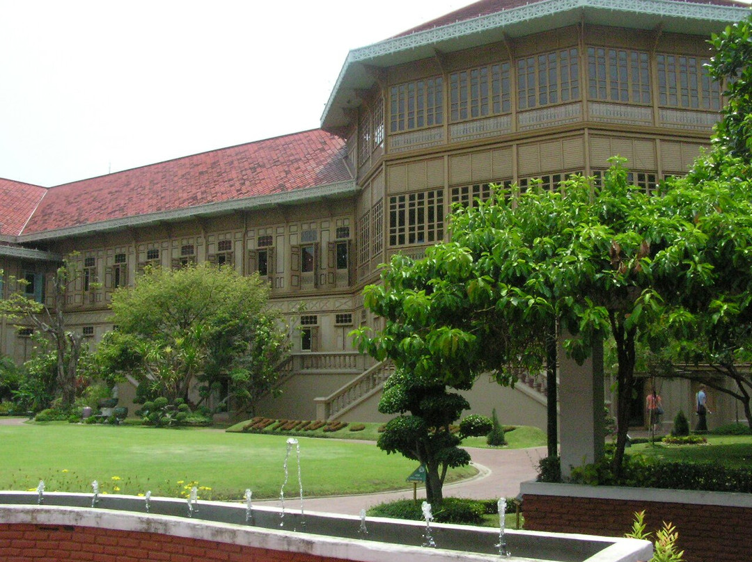 旧国民大会泰王行宫景点图片