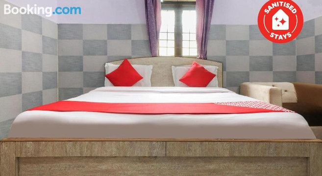 OYO 49871 Geeta Palace