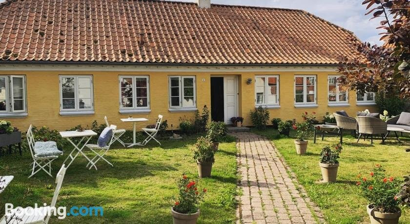 Guesthouse Rosegarden Comfort B&B