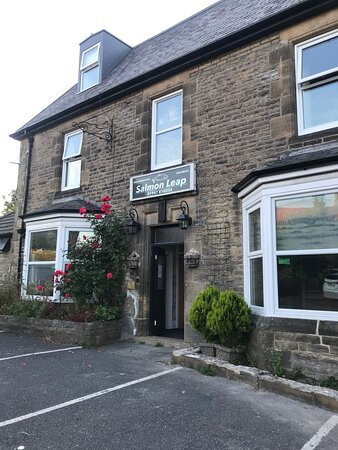 The Salmon Leap Hotel主图