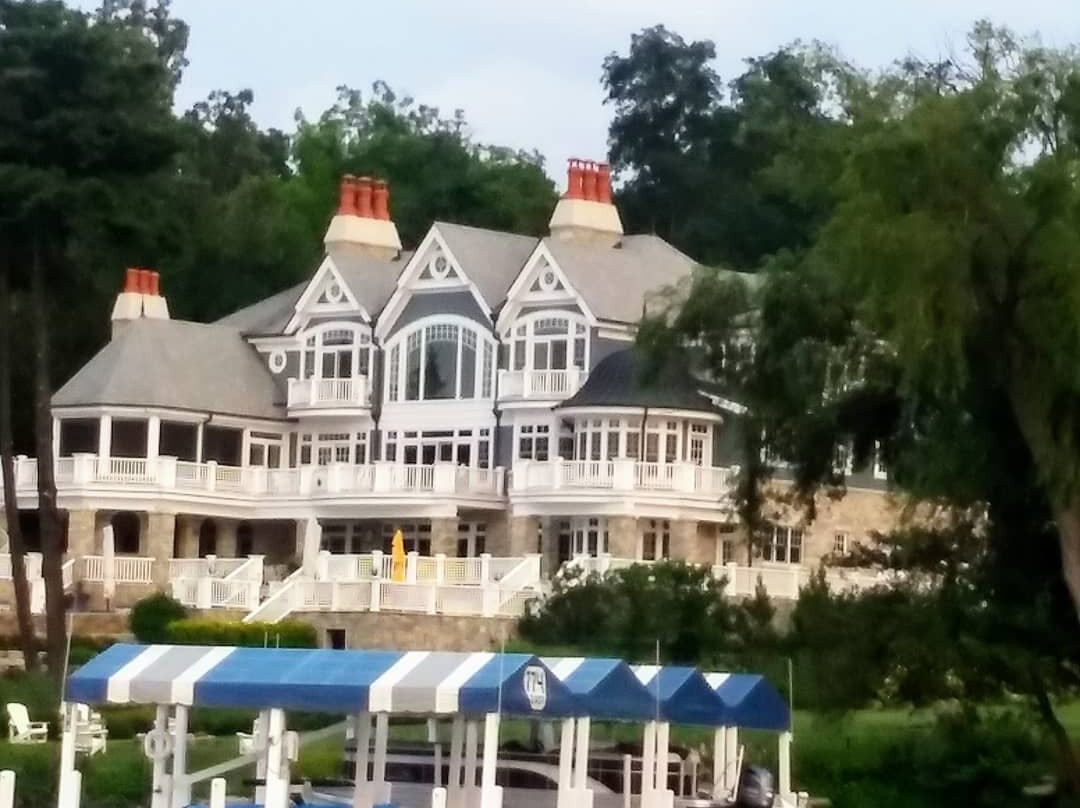 Lake Geneva Scooter Tours & Rentals-日内瓦湖必去景点