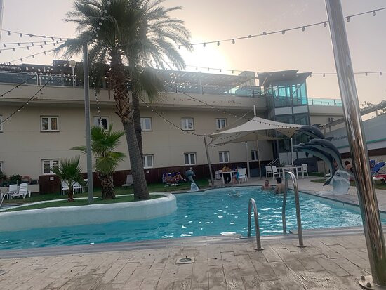 格拉纳达之路酒店主图