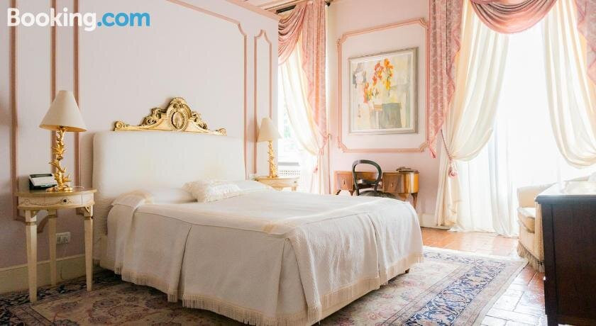 Suite Apartments in Villa del 1700