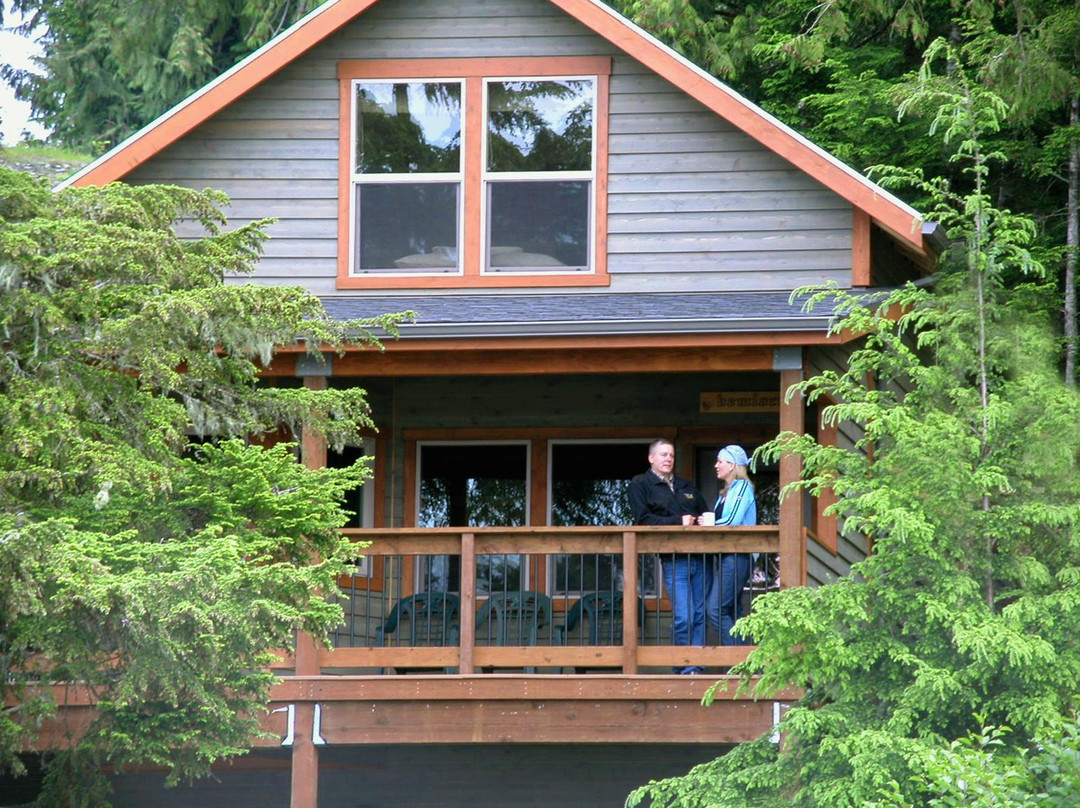 Chinook Shores Lodge