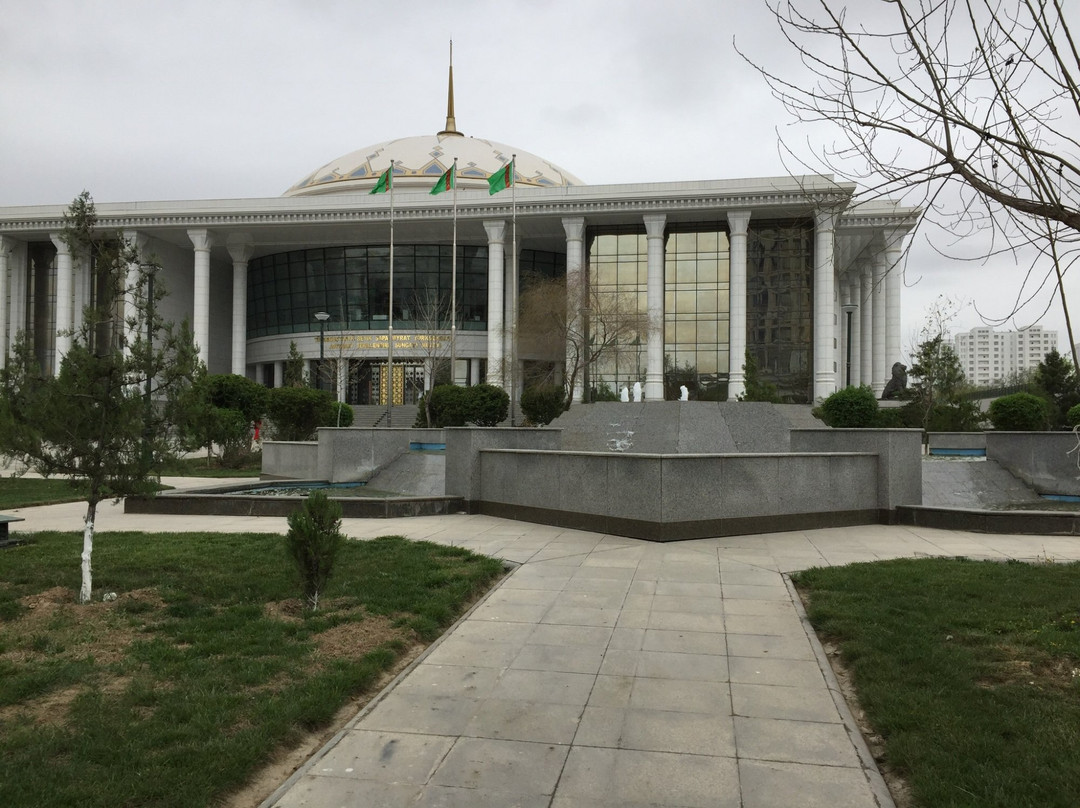 Turkmen Museum of Fine Arts景点图片