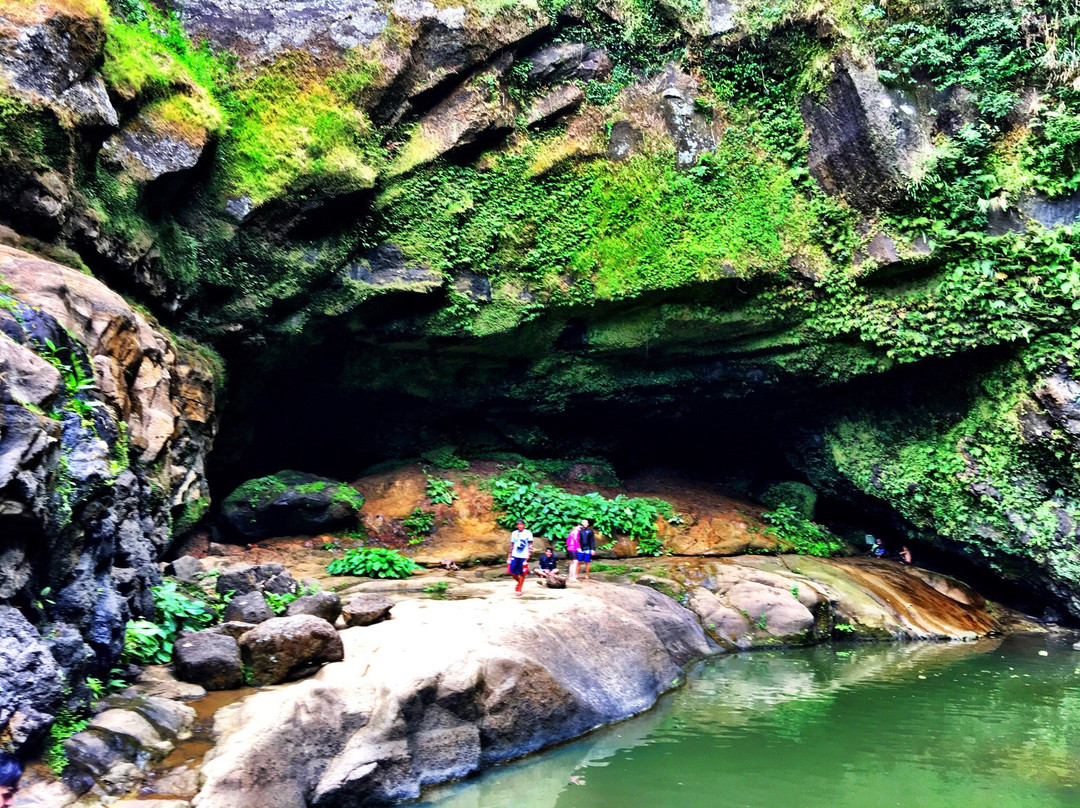 Hinulugan Falls景点图片