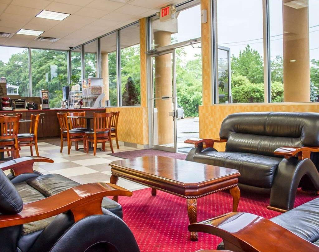 麦克阿瑟机场罗德威旅馆主图