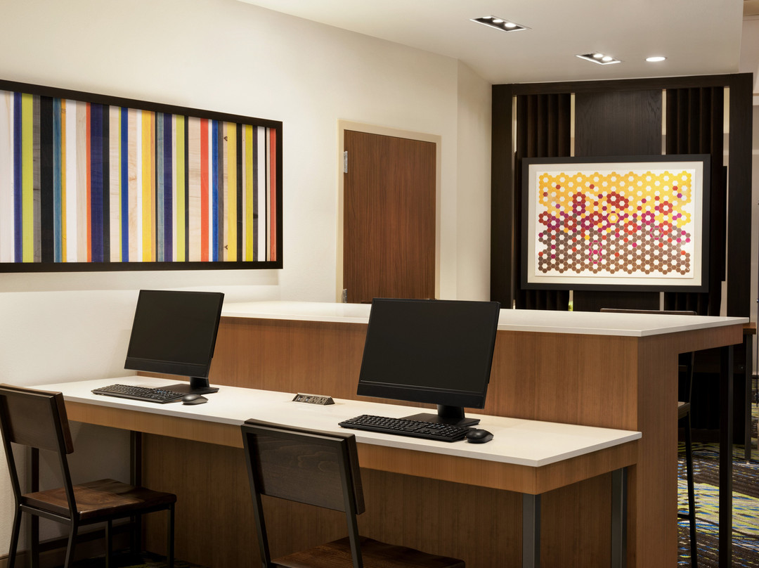 Holiday Inn Express & Suites Beaver Dam By IHG主图