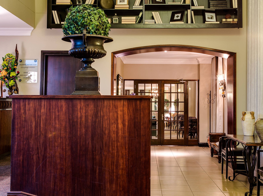 瑞雅尔普罗提酒店主图