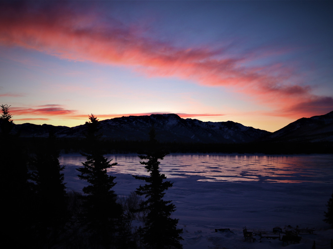 德那利湖景客栈主图