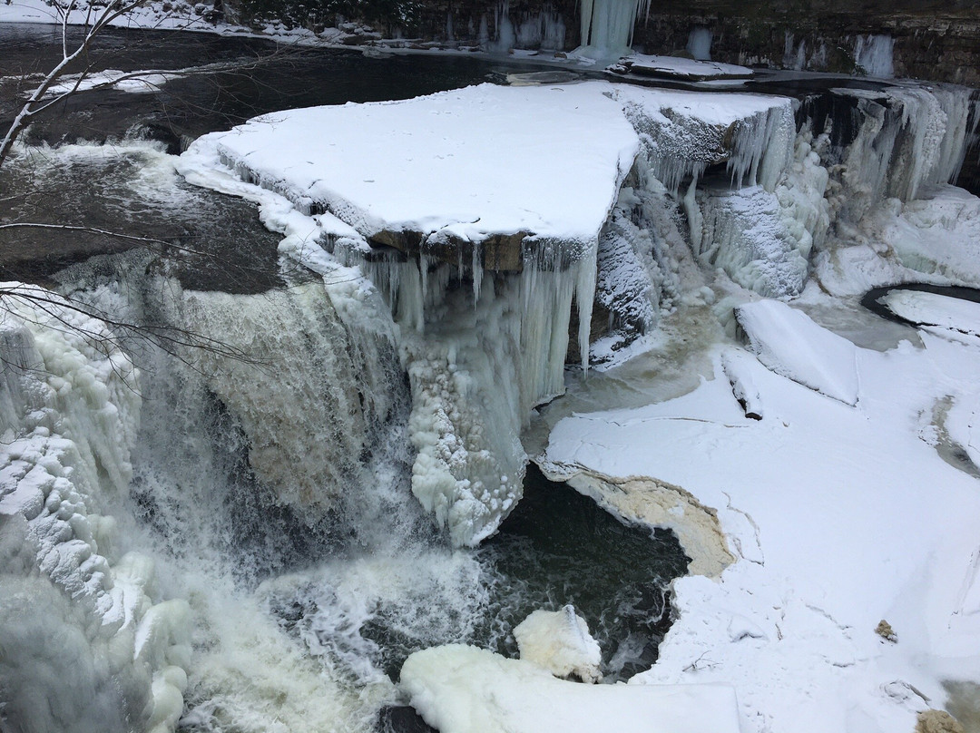Tinkers Creek Viaduct Park-Bedford必去景点