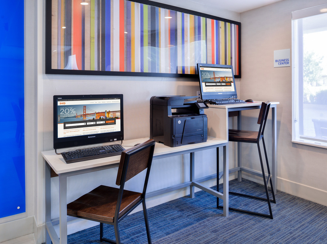 Holiday Inn Express & Suites Selma by IHG主图