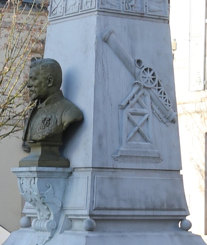 Monument À Félix Tisserand景点图片