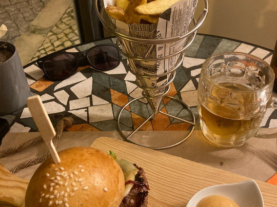 Cosmopolitan Burger主图