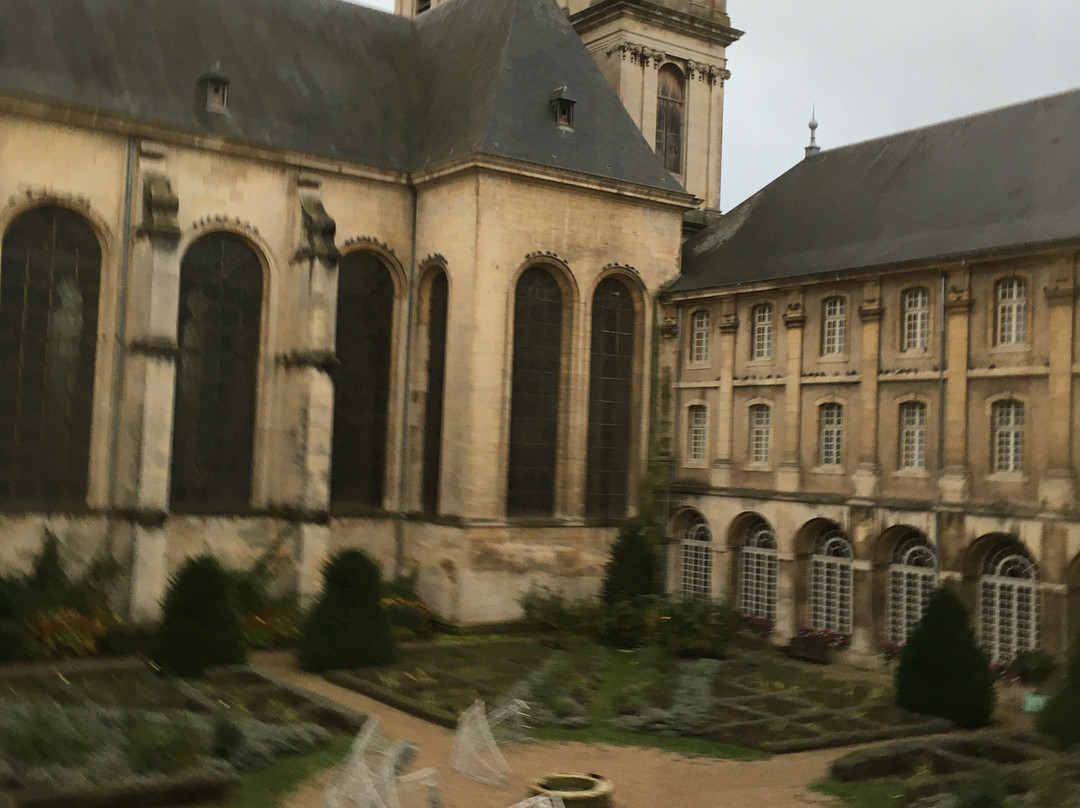Abbaye des Premontres-蓬塔穆松必去景点