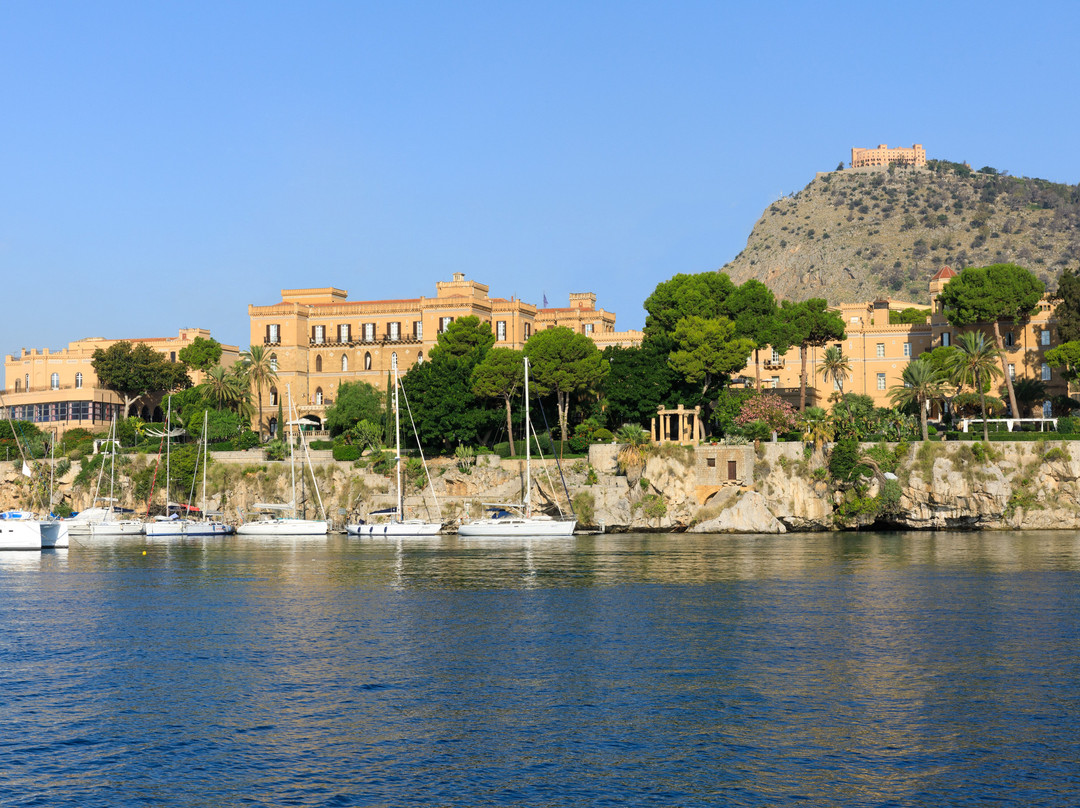 伊格伊阿别墅大酒店主图