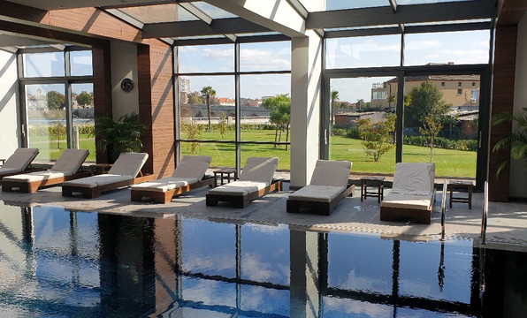 Merit Grand Mosta Hotel & Casino主图