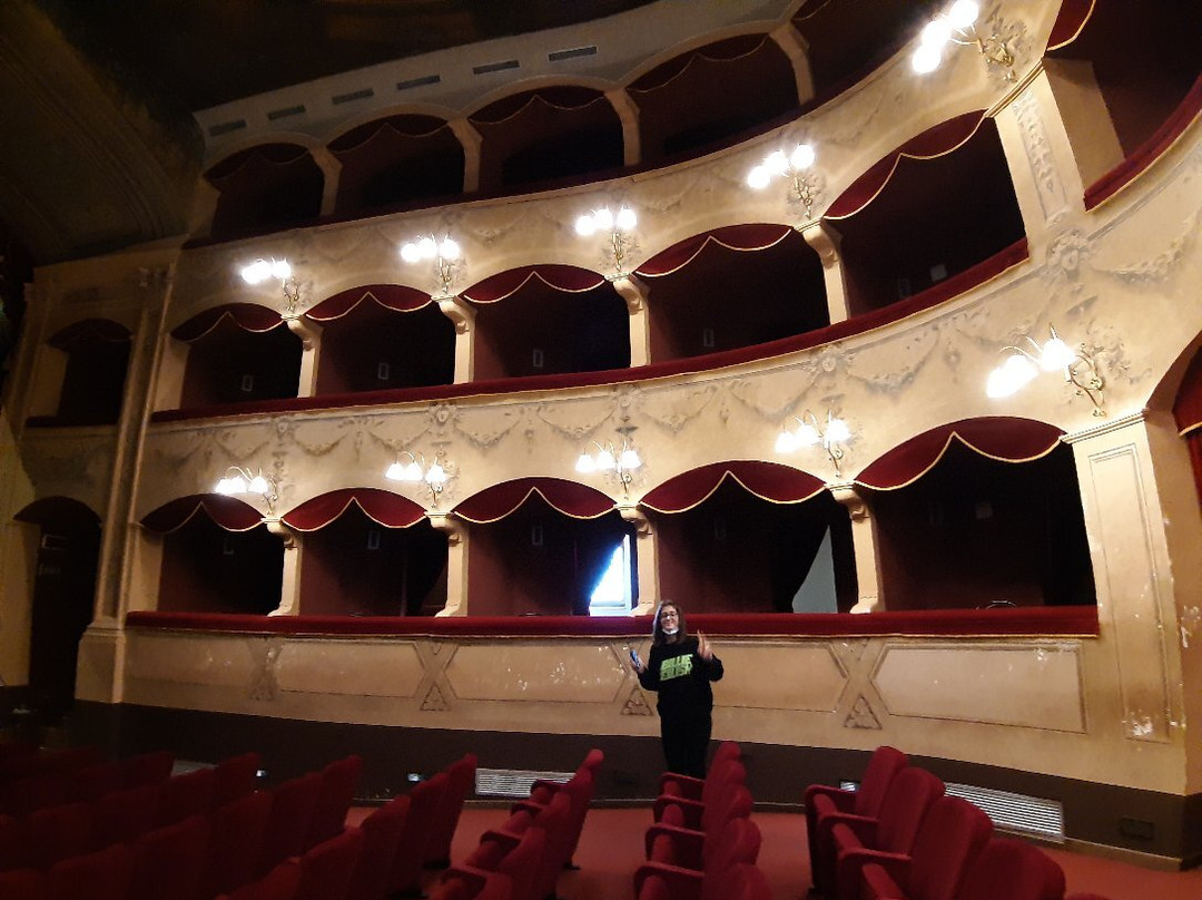 Teatro Comunale S. Cicero-切法卢必去景点