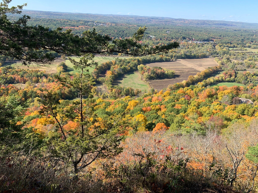Talcott Mountain State Park-锡姆斯伯里必去景点