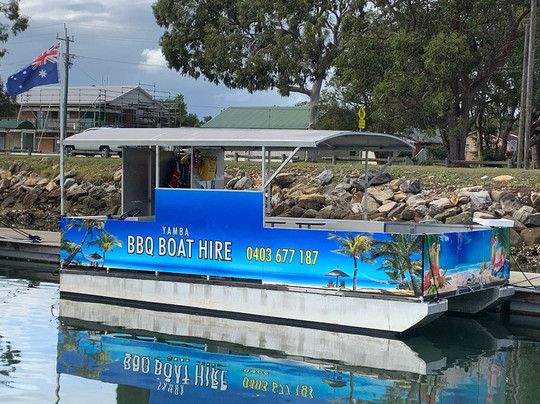 Yamba BBQ Boats-Yamba必去景点
