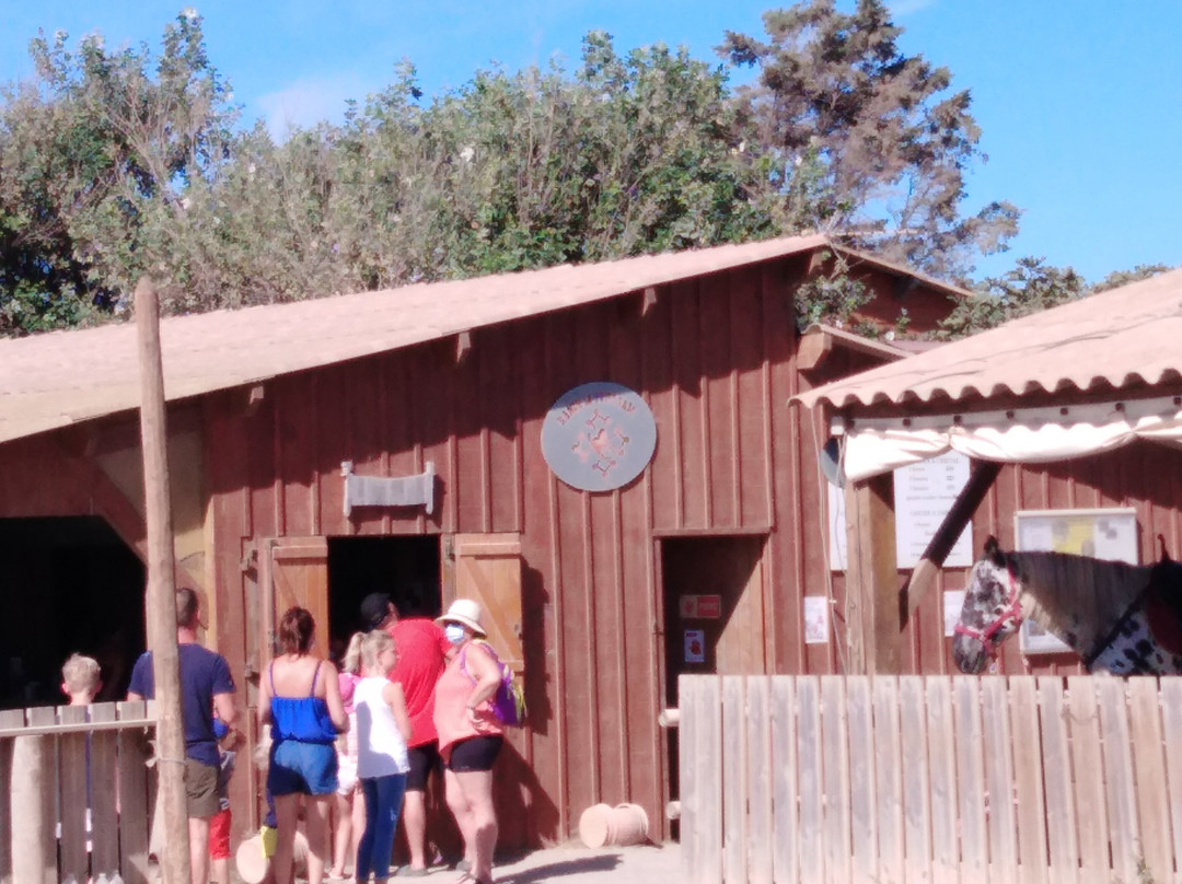 Ranch Le petit Sam-Serignan必去景点